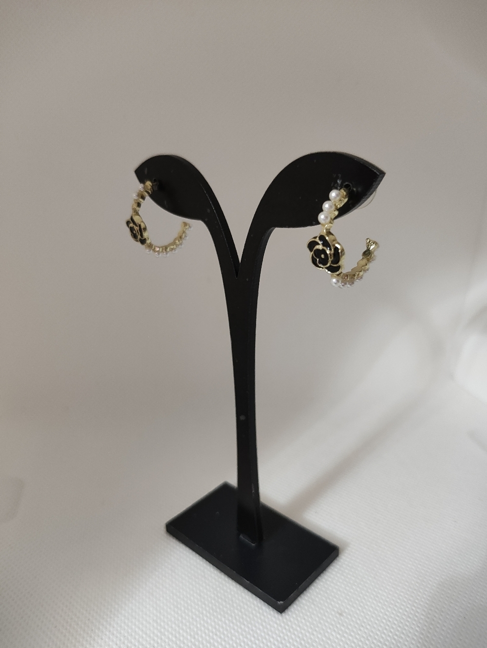 Elegant Black and Gold Camilla Flower  Earrings With Faux Pearl Accents
